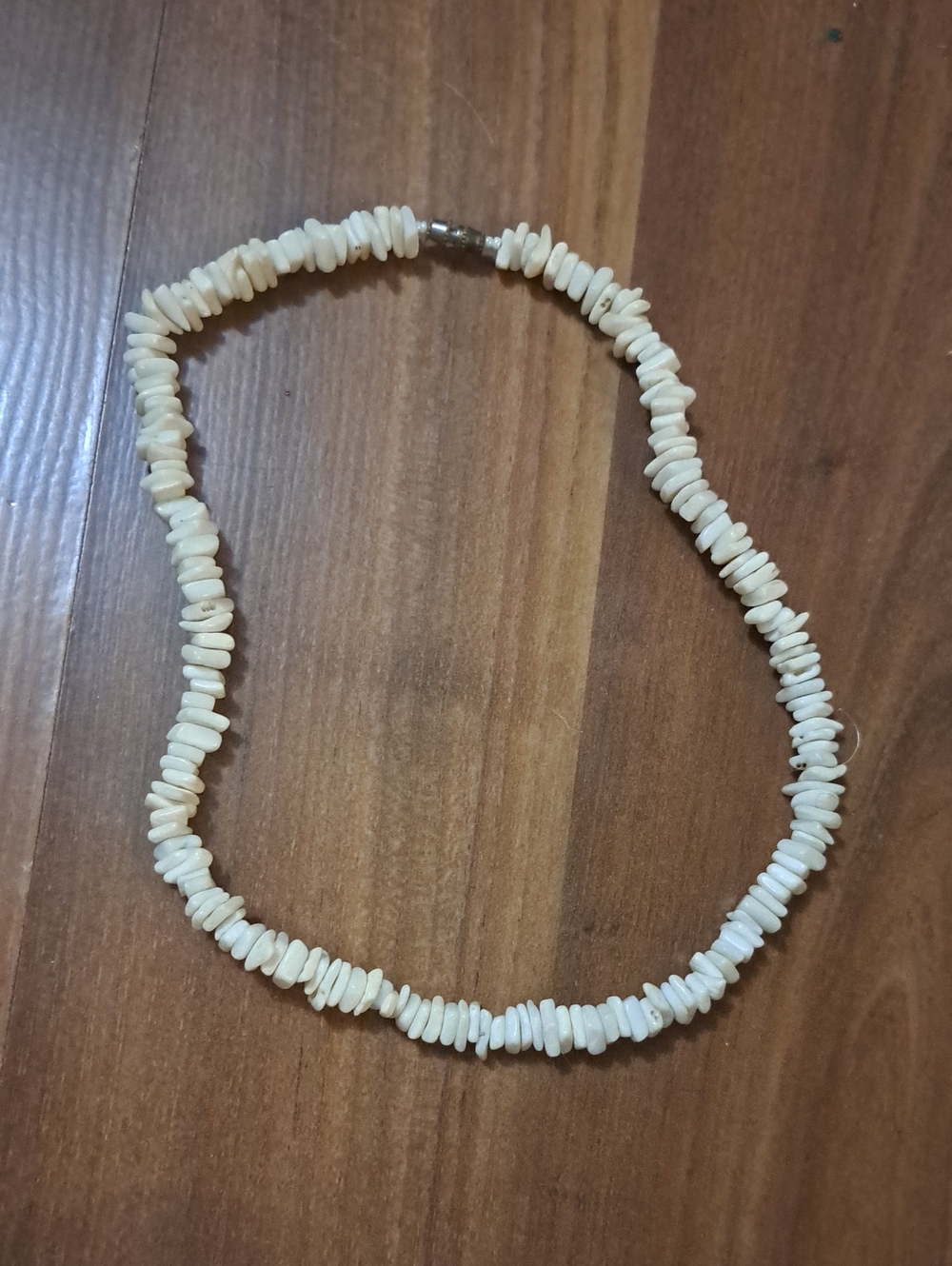 Y2k Cream Shell Chip Bead Necklace - Lightweight Beach Style 90's.